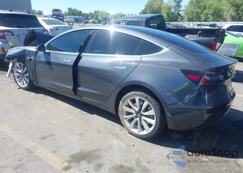 2018 Tesla Model 3 Long Range/Performance из США, поврежденный, VIN 5YJ3E1EB1JF097226